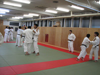 部を指導する竹澤監督