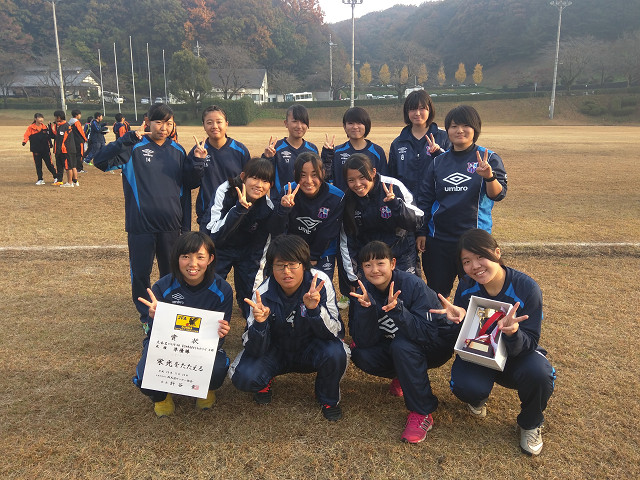 女子サッカー部 16群馬県女子サッカーリーグ 関東学園大学附属高等学校