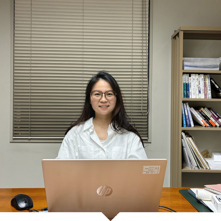 楊 亜蝶